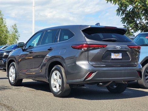 Used 2021 Toyota Highlander L image 8