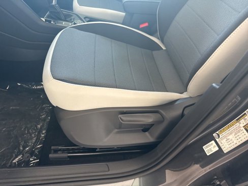 New 2025 Volkswagen Taos S image 19