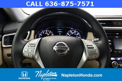 Used 2016 Nissan Rogue SV w/ SV Moonroof Package image 12