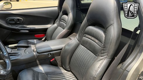 Used 2002 Chevrolet Corvette Coupe w/ Preferred Equipment Group2 image 14