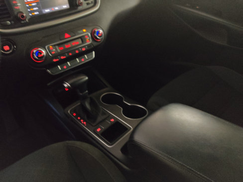 Used 2020 Kia Sorento S image 26