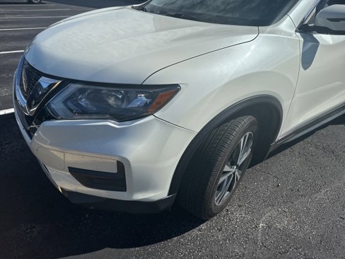 Used 2019 Nissan Rogue SV w/ Premium Package image 1