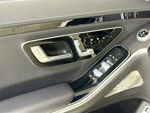 Used 2022 Mercedes-Benz S 500 4MATIC w/ AMG Line Package image 12