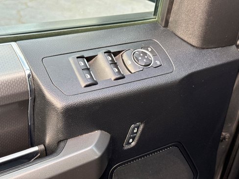 Used 2016 Ford F150 XLT w/ Equipment Group 302A Luxury image 30