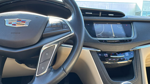 Used 2018 Cadillac XT5 Luxury w/ Driver Awareness Package image 17