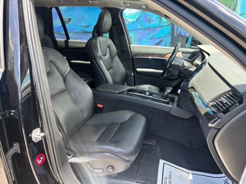 Used 2018 Volvo XC90 T6 Momentum w/ Convenience Package image 20