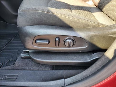 Used 2020 Chevrolet Equinox LT w/ Driver Convenience Package image 9