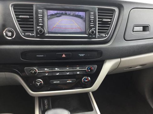 Used 2020 Kia Sedona EX image 18
