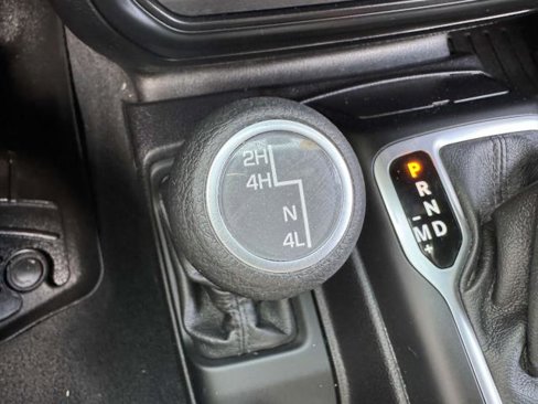Used 2018 Jeep Wrangler Unlimited Sport S image 29