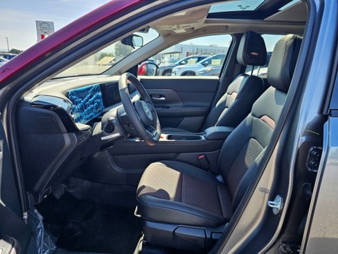 New 2025 Nissan Kicks SR w/ SR Premium Package image 30