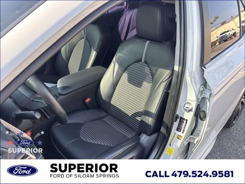Used 2022 Toyota Camry SE image 17