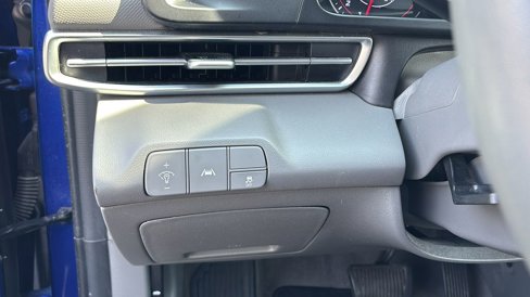 Used 2023 Hyundai Elantra SEL image 15