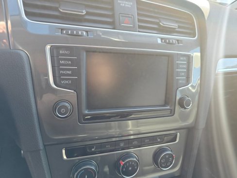 Used 2017 Volkswagen Golf Alltrack S image 35