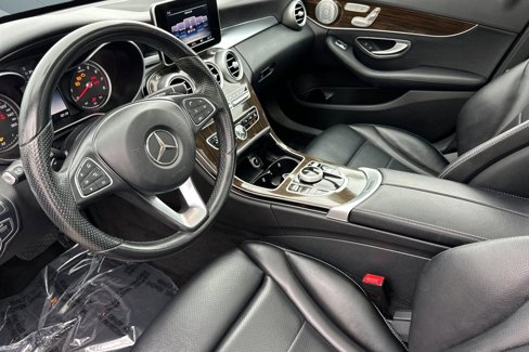 Used 2017 Mercedes-Benz C 300 4MATIC Sedan image 4