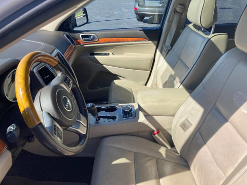 Used 2012 Jeep Grand Cherokee Overland image 7