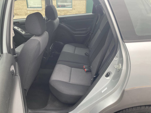 Used 2008 Pontiac Vibe w/ Sun And Sound Package image 19