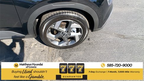 Used 2025 Hyundai Venue SEL image 28