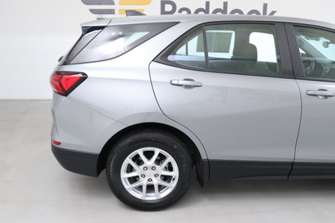 Used 2023 Chevrolet Equinox LS image 9