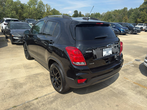 Used 2022 Chevrolet Trax LT w/ Midnight Edition image 4