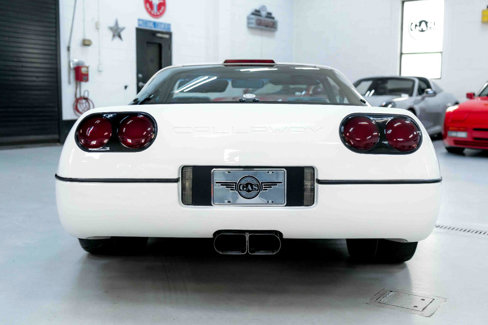 Used 1987 Chevrolet Corvette Coupe image 9