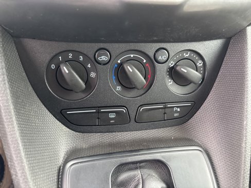 Used 2015 Ford Transit Connect XLT image 17