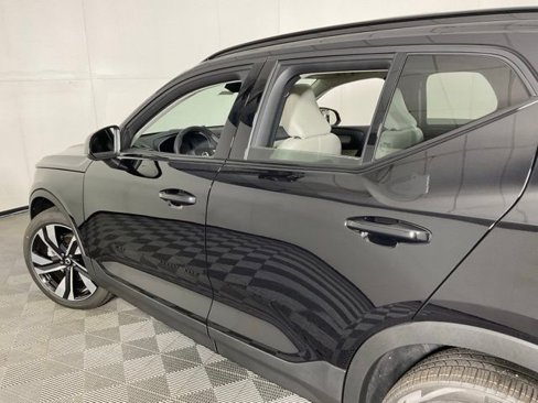 New 2025 Volvo XC40 B5 Plus w/ Protection Package Premier image 41