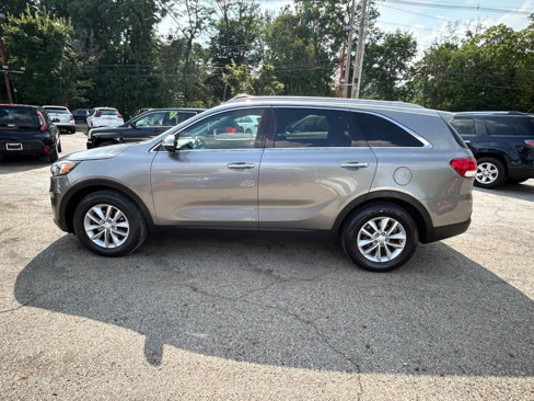 Used 2016 Kia Sorento LX w/ LX Convenience Package image 4