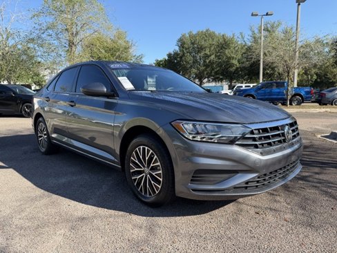 Certified 2021 Volkswagen Jetta SE image 1