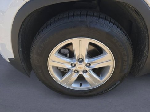 Used 2020 Chevrolet Trax LT w/ LT Convenience Package image 25