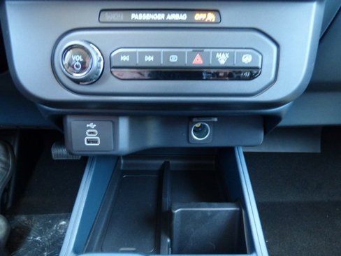 New 2025 Ford Maverick XL image 13