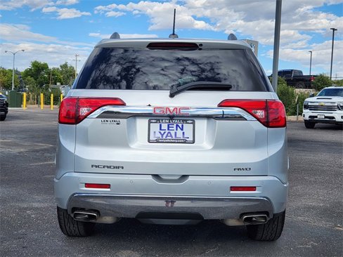 Used 2019 GMC Acadia Denali image 13