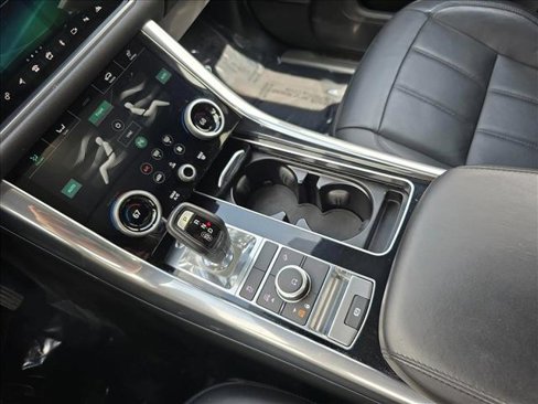 Used 2020 Land Rover Range Rover Sport HSE image 24