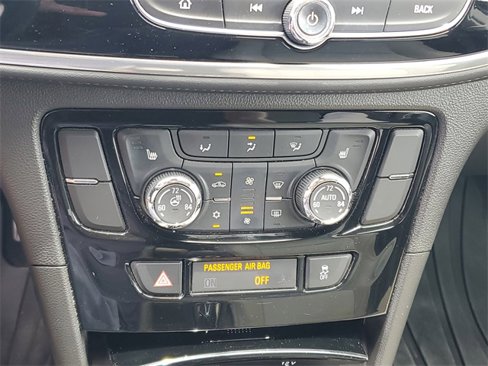 Used 2019 Buick Encore Essence image 18