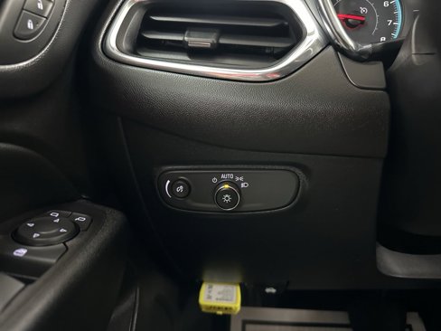 Used 2018 Chevrolet Equinox LT image 41