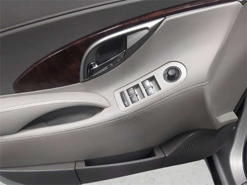 Used 2011 Buick LaCrosse CXL image 14