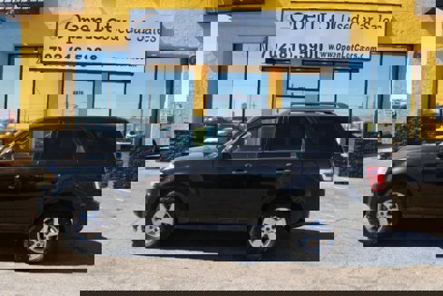 Used 2011 Ford Escape XLT w/ 203A Rapid Spec Order Code image 2