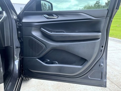 Used 2024 Jeep Grand Cherokee Altitude image 18