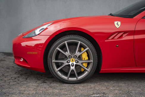Used 2011 Ferrari California image 15