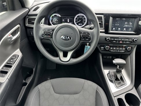 Used 2017 Kia Niro FE image 12