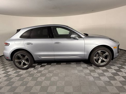 Certified 2024 Porsche Macan image 8