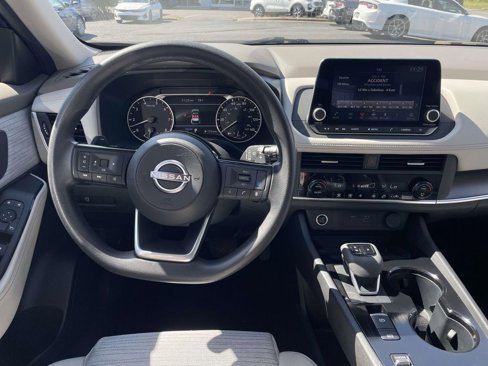 Used 2023 Nissan Rogue SV image 25