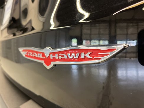 Used 2019 Jeep Renegade Trailhawk image 39