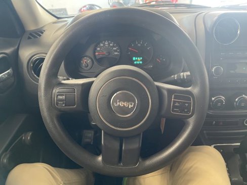 Used 2013 Jeep Patriot Sport image 28