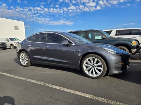 Used 2019 Tesla Model 3 Standard Range image 1