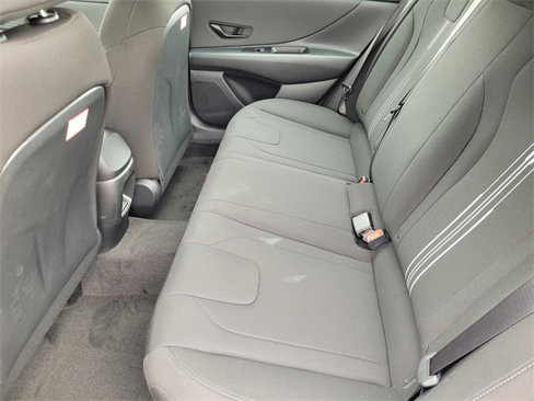 New 2025 Hyundai Elantra SEL image 9