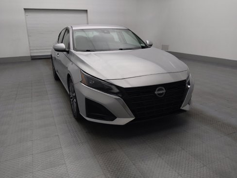 Used 2023 Nissan Altima 2.5 SV image 14