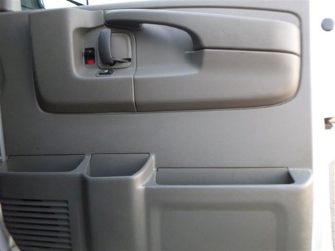 Used 2015 GMC Savana 2500 image 15