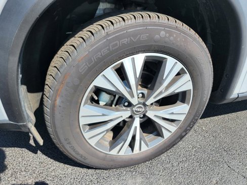 Used 2023 Nissan Rogue SV image 43