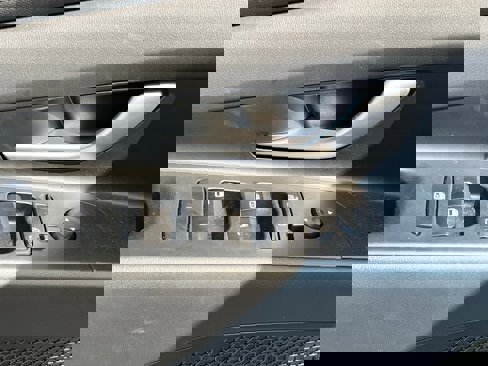 Certified 2025 Hyundai Elantra SEL image 25