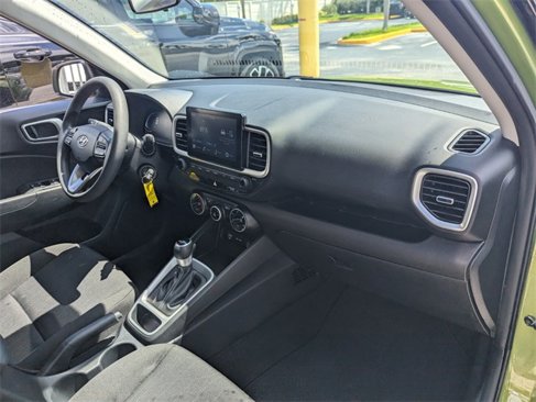Used 2024 Hyundai Venue SE image 13